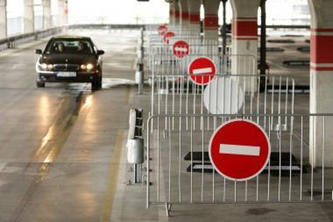 Apribojimai: kai kuriose garažo dalyse statyti automobilius vis dar draudžiama.