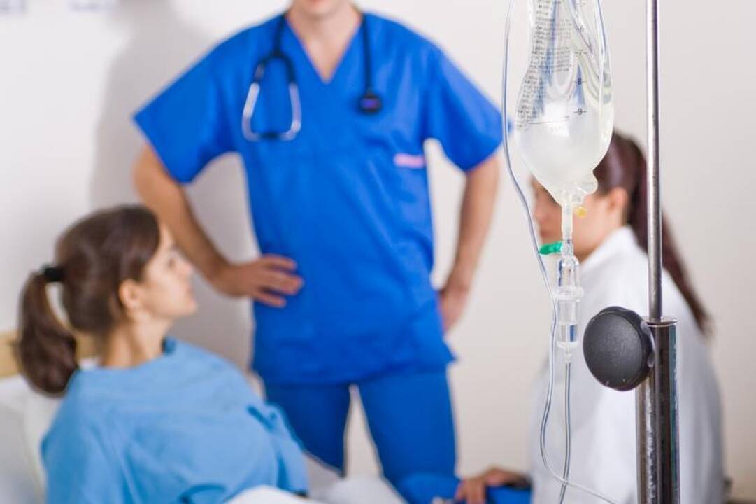 Sostinės savivaldybė skolinasi pinigų medikų algoms