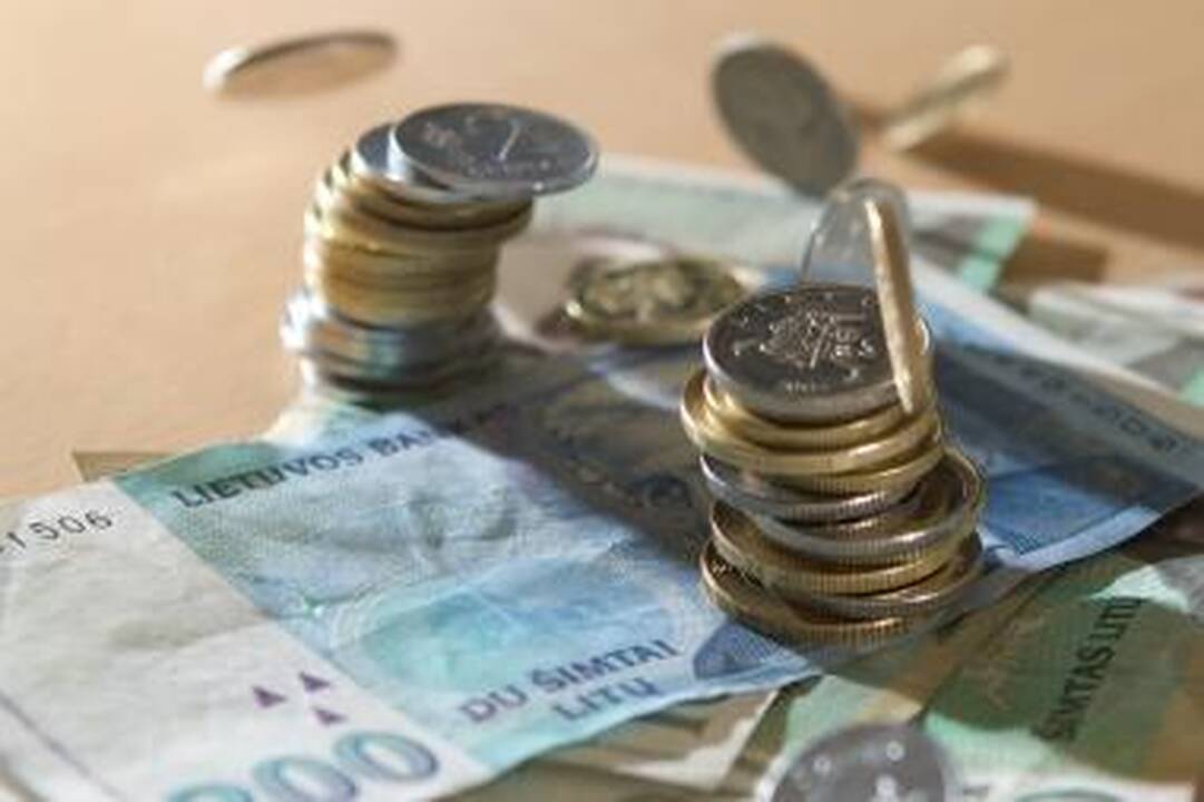 Palūkanos nepasiduoda spaudimui