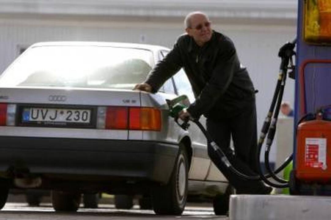 Subtilybės: Lietuvoje benzinas yra brangiausias, o dyzelinas pigiausias iš visų trijų Baltijos šalių.