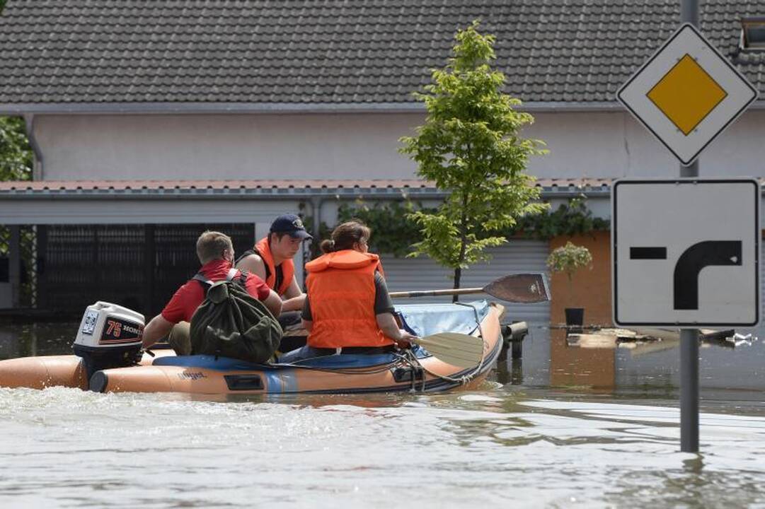 Tvanas Europoje griauna        atostogų planus