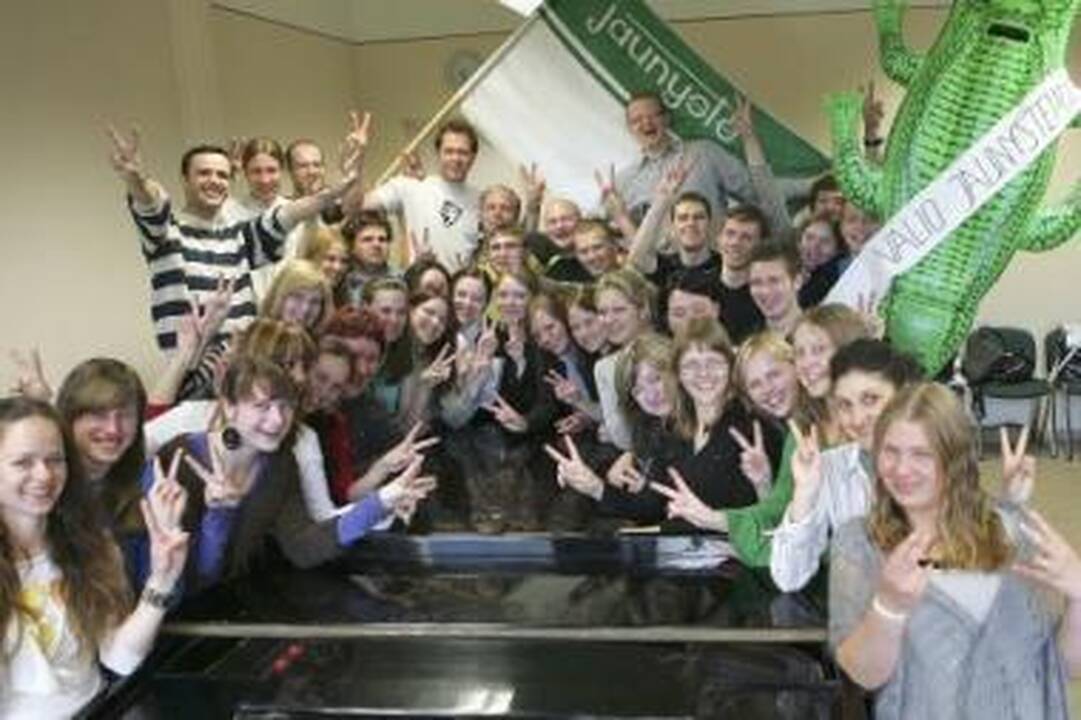 Simpatijos: televizijos žiūrovus "Jaunystė" paperka jaunatvišku polėkiu.