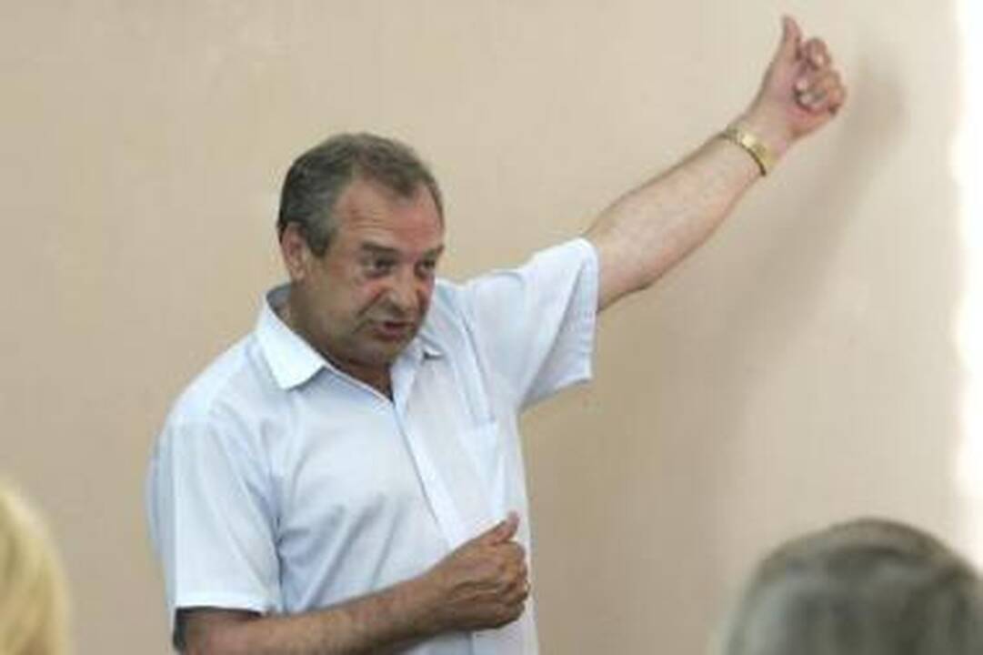 Ištaisys: E.Masys pasigedo žmonių padėkos už ne pagal projektą padarytus darbus, bet žadėjo, kad brokas bus ištaisytas.