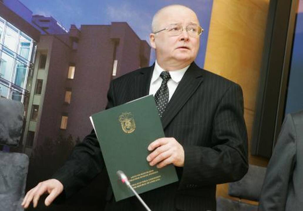 Z.Vaigauską paliks poste