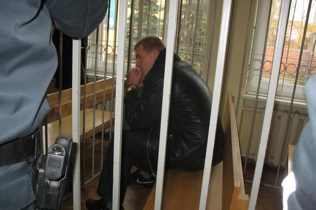 Nusispjauti: už 2007 metų lapkričio 7 dieną avarijoje tris pražudytus vaikus kalintis S.Paulikas nesirūpina žalos atlyginimu jų artimiesiems.