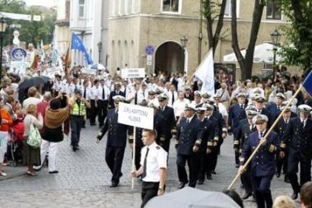 Pagyvins: šiemetėse jūrininkų eitynėse bus galima išvysti ne tik uniformomis pasipuošusius šios profesijos atstovus, bet ir įvairius herojus –  Eglę žalčių karalienę, Neptūną,...