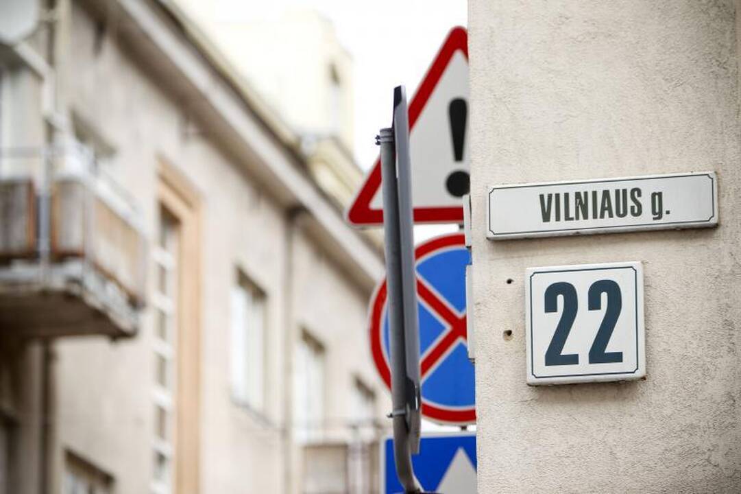 Premjeras užsimojo perkabinti gatvių lenteles