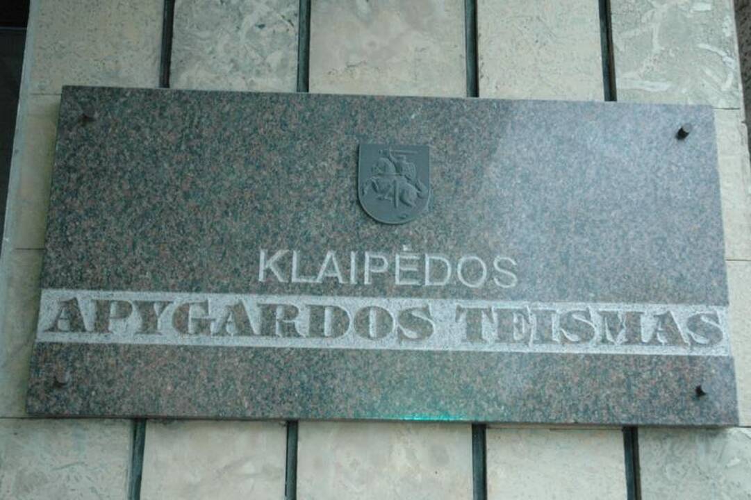 Kaltinamasis po teismo pasiskundė, kad buvo pasikėsinta į jo gyvybę