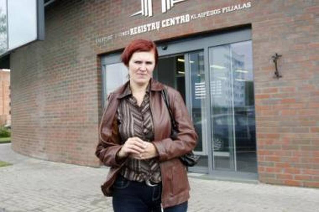 Nežinojo: klaipėdietė A.Grybinienė niršo, jog Registrų centro Klaipėdos filialas nuslėpė, kad jos šeimos bute yra registruotos dvi svetimos įmonės.