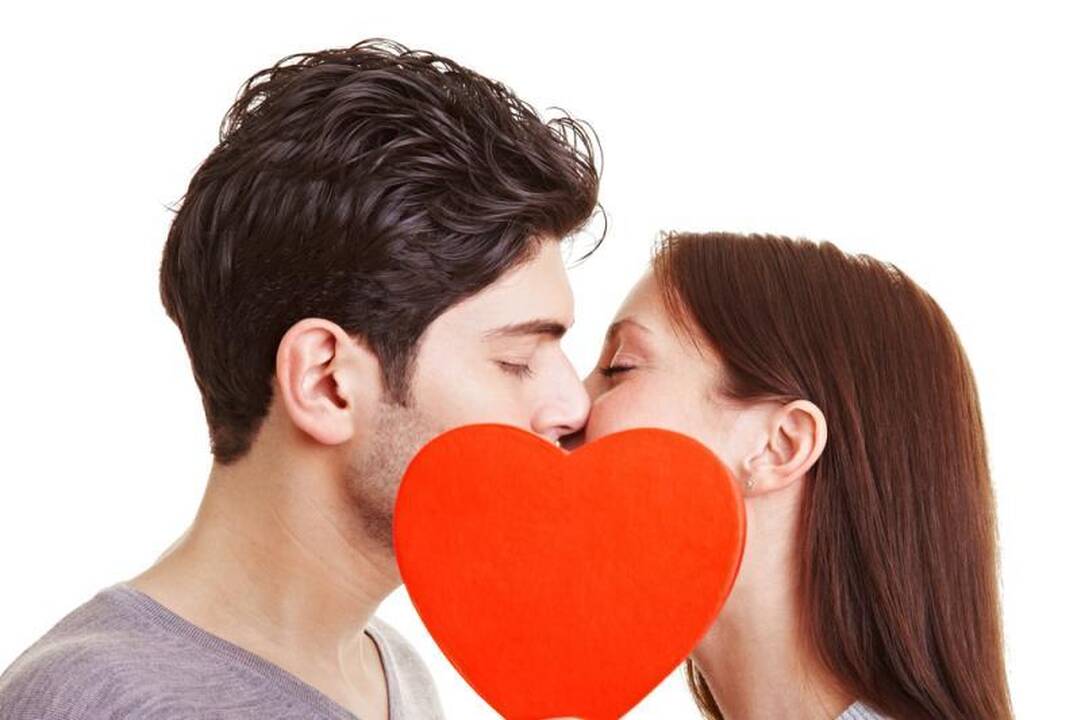 10      faktų      apie      bučinius   