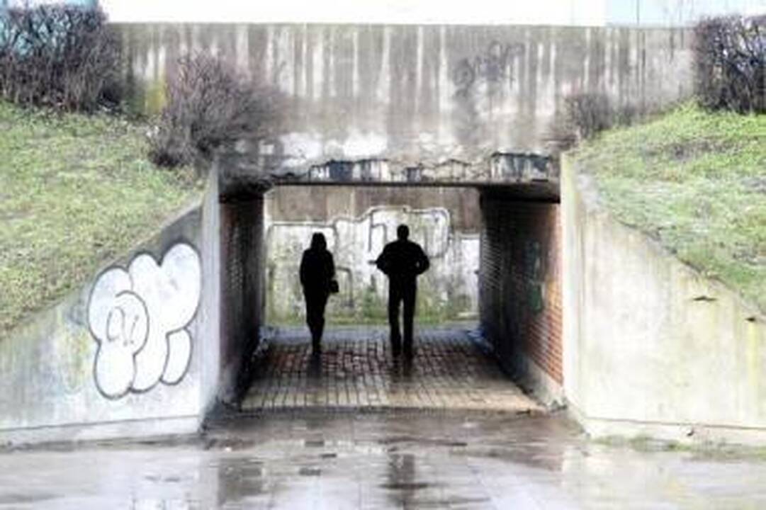 Plėšikai aukų tyko po perėja