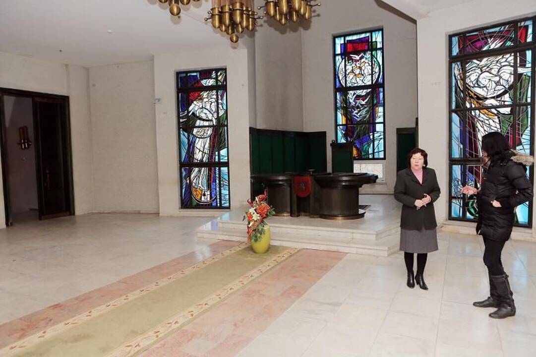 Jaunavedžiai amžiną meilę prisiekia šaltyje