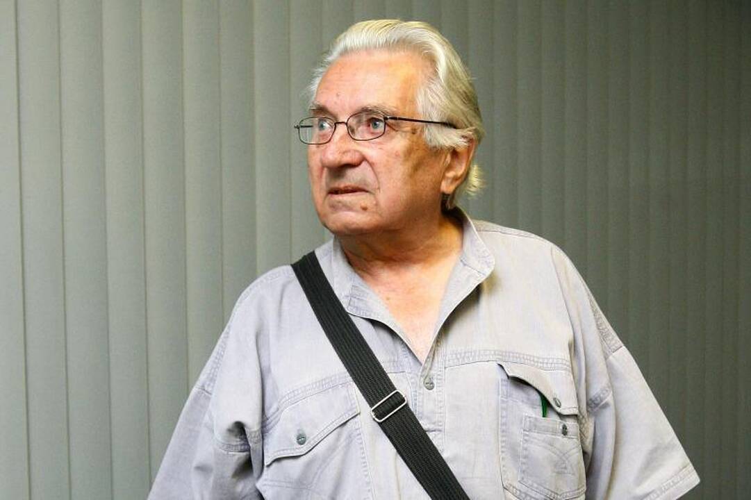 Dėl negyvo šuns pensininkas sulaukė grasinimų antstoliais