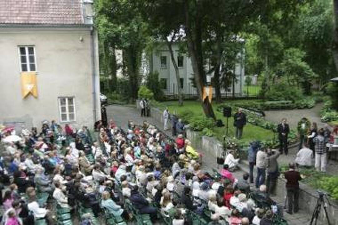 Mintis: po dešimties metų "Poezijos pavasaris", pasak V.Rudžiansko, bus kitoks. Įdomu, kiek jame liks poezijos?