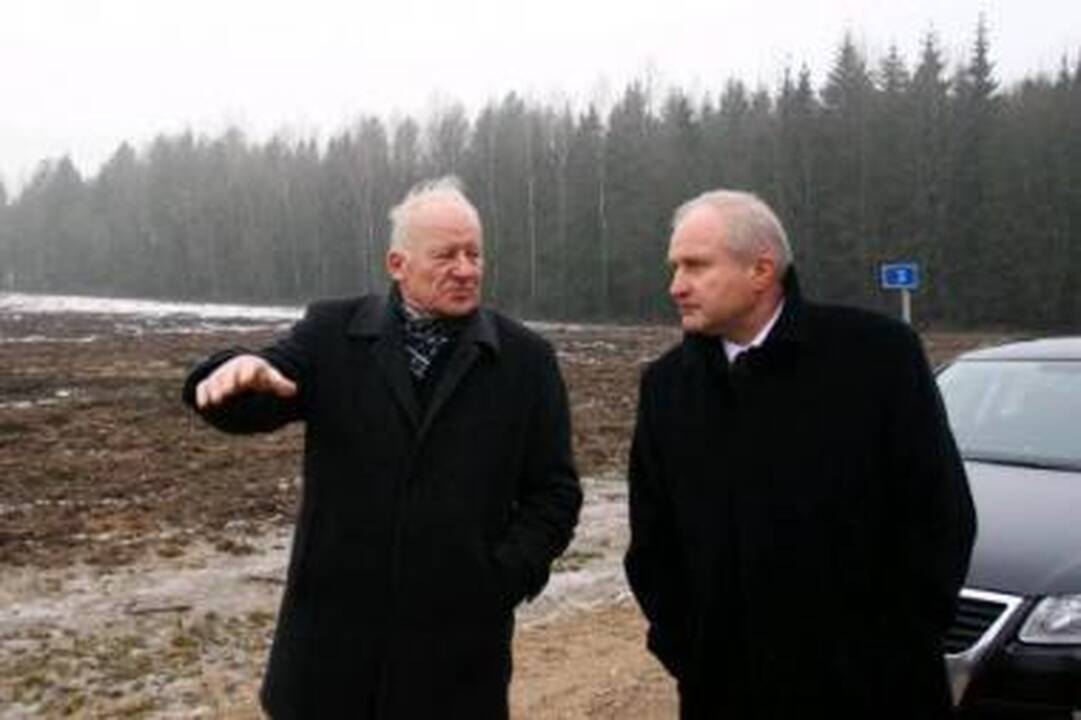 Gudručiai: buvusiam Vilniaus merui J.Imbrasui pataikavęs buvęs "Vilniaus vandenų" vadovas B.Miežutavičius (dešinėje) bendrovę gramzdino į nuostolius.