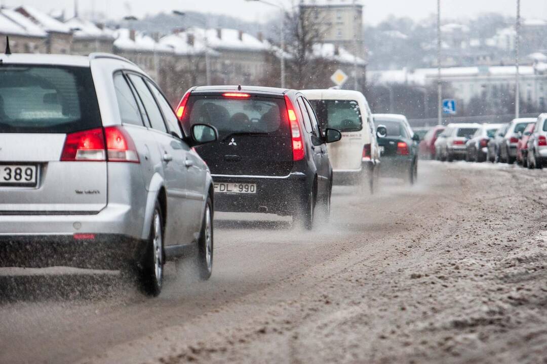 Kelininkai: Lietuvoje yra išlikusių provėžotų ir slidžių kelių