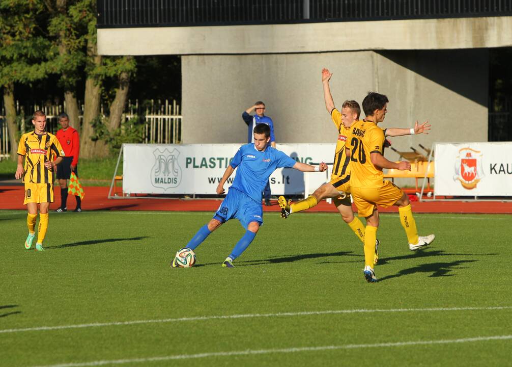 Futbolas : "Spyris" - "Šiauliai"