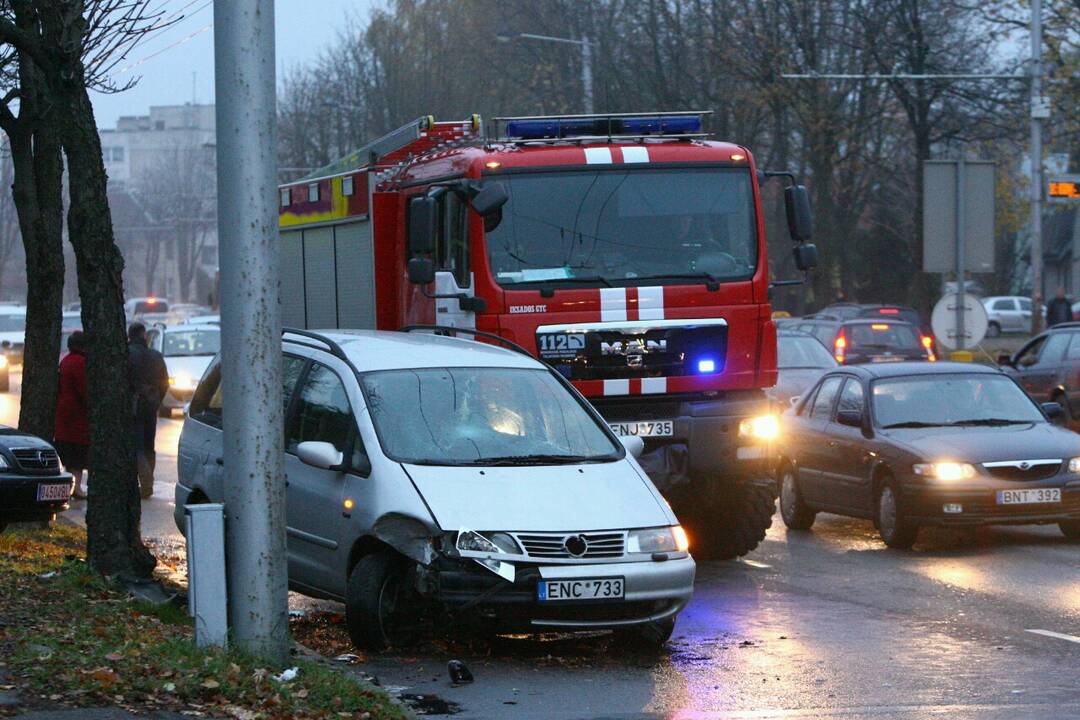 Prie Kauno technikos kolegijos partrenktas pėsčiasis