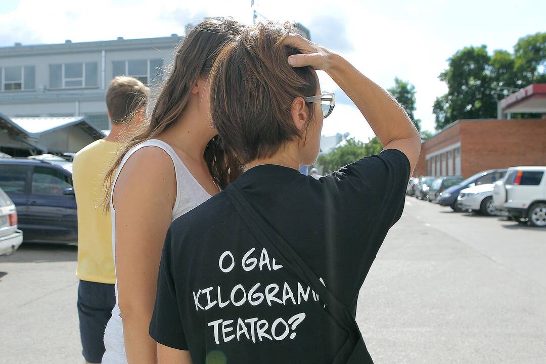 Spektaklis „Trumpos istorijos apie...“