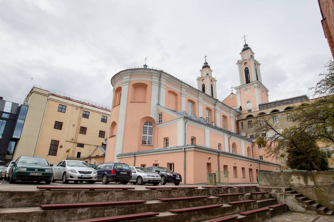 Pabaigta Jėzuitų bažnyčios fasado restauracija