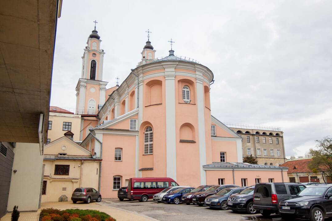 Pabaigta Jėzuitų bažnyčios fasado restauracija