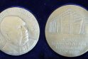 Apdovanojimas: atlietas Pauliaus Vilio Lindenau medalis ir jo teikimo sertifikatas. 