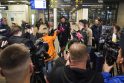 Dėmesys: Kauno oro uoste D. Motiejūną pasitiko būrys Lietuvos ir kitų šalių reporterių.
