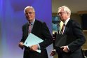 Michelis Barnier (kairėje) ir Davidas Davisas