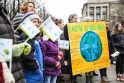 Švęsdami Žemės dieną moksleiviai nerimavo dėl klimato atšilimo