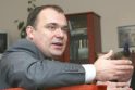 Gynyba: miesto tarybos narys Rolandas Bražinskas neneigė dirbęs su merginas į prostituciją įtraukusia D.Mondeikiene, tačiau tikino, kad su jos nešvaria veikla neturi nieko bendro.