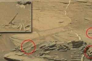 Šalia „Marso šaukšto“ pastebėta ištisa keistų ore kybančių uolų galerija