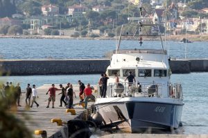 Prie Graikijos salos nuskendus migrantų valtims žuvo penki žmonės, tarp jų – keturi vaikai