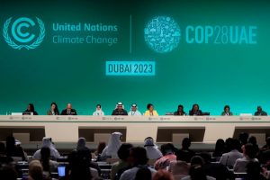Dubajuje besibaigiančią JT konferenciją dėl klimato kaitos numatoma pratęsti