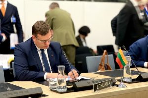 Ministras: tarptautiniam fondui oro gynybos priemonėms Ukrainai Lietuva skyrė 16 mln. eurų