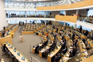 Seimo statute parlamentarai numatė galimybę frakcijoms į savo posėdžius kviesti Vyriausybės narius