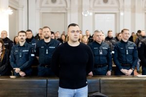 Sostinės policijos pareigūnas išteisintas dėl moters nužudymo