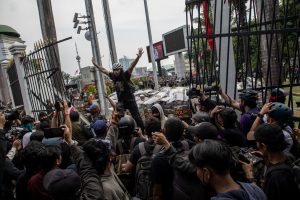 Indonezijoje prie parlamento kilo masiniai protestai dėl rinkimų įstatymų pakeitimų