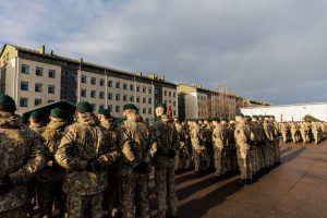 Šakalienė apie karių atlyginimų kėlimą: tai bus tokia liūto dalis