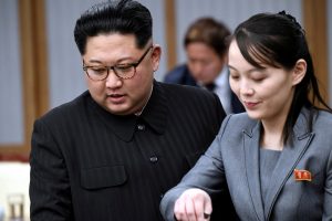 Kim Jong Unas galimai susirgo COVID-19: sesuo kaltina Seulą sukėlus protrūkį jos šalyje