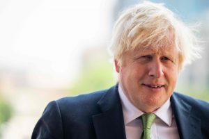 Britų ekspremjeras B. Johnsonas atsistatydina iš parlamento nario pareigų
