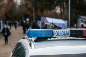 Visų šventųjų ir Vėlinių dienomis policija sustiprins patruliavimą