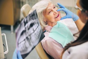 Dantų protezavimas: kas ir kam priklauso nemokamai?