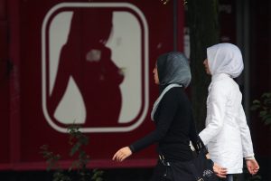 Turkija iškvietė Švedijos pasiuntinį dėl žinutės apie lytinę pilnametystę