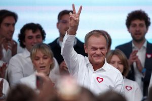 Opozicijos lyderis D. Tuskas skelbia apie populistų viešpatavimo Lenkijoje pabaigą