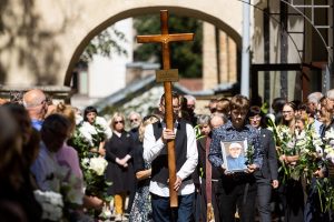 Į amžinojo poilsio vietą išlydėtas rašytojas L. Jakimavičius