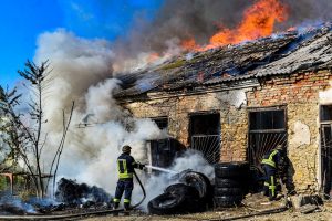 Rusų kariai smogė svarbiai infrastruktūrai: dalis Chersono liko be elektros