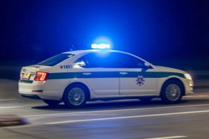 Joniškio rajone BMW trenkėsi į medį: vairuotojas žuvo