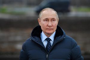 Iš V. Putino lūpų – kliedesiai: kariškiams kartojo apie iliuzinę pergalę