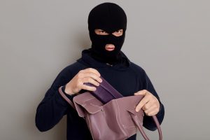 Apsilankymas Vilniaus naktiniuose klubuose apkarto: pavogtos rankinės, telefonai, pinigai