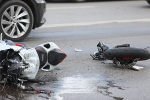 Pabradėje per avariją nukentėjo dvylikametis motociklininkas
